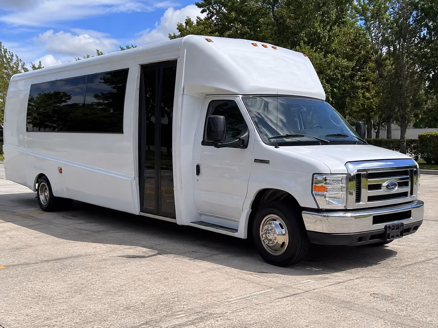 airport shuttle buses from chula vista to mcclellan palomar airport and other regional airports