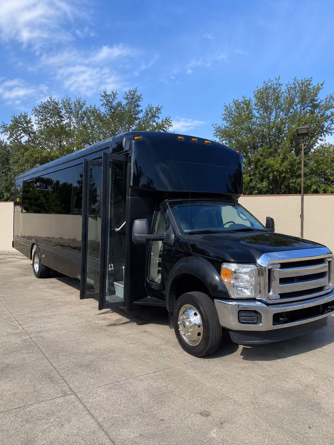 chula vista 20 passenger party bus