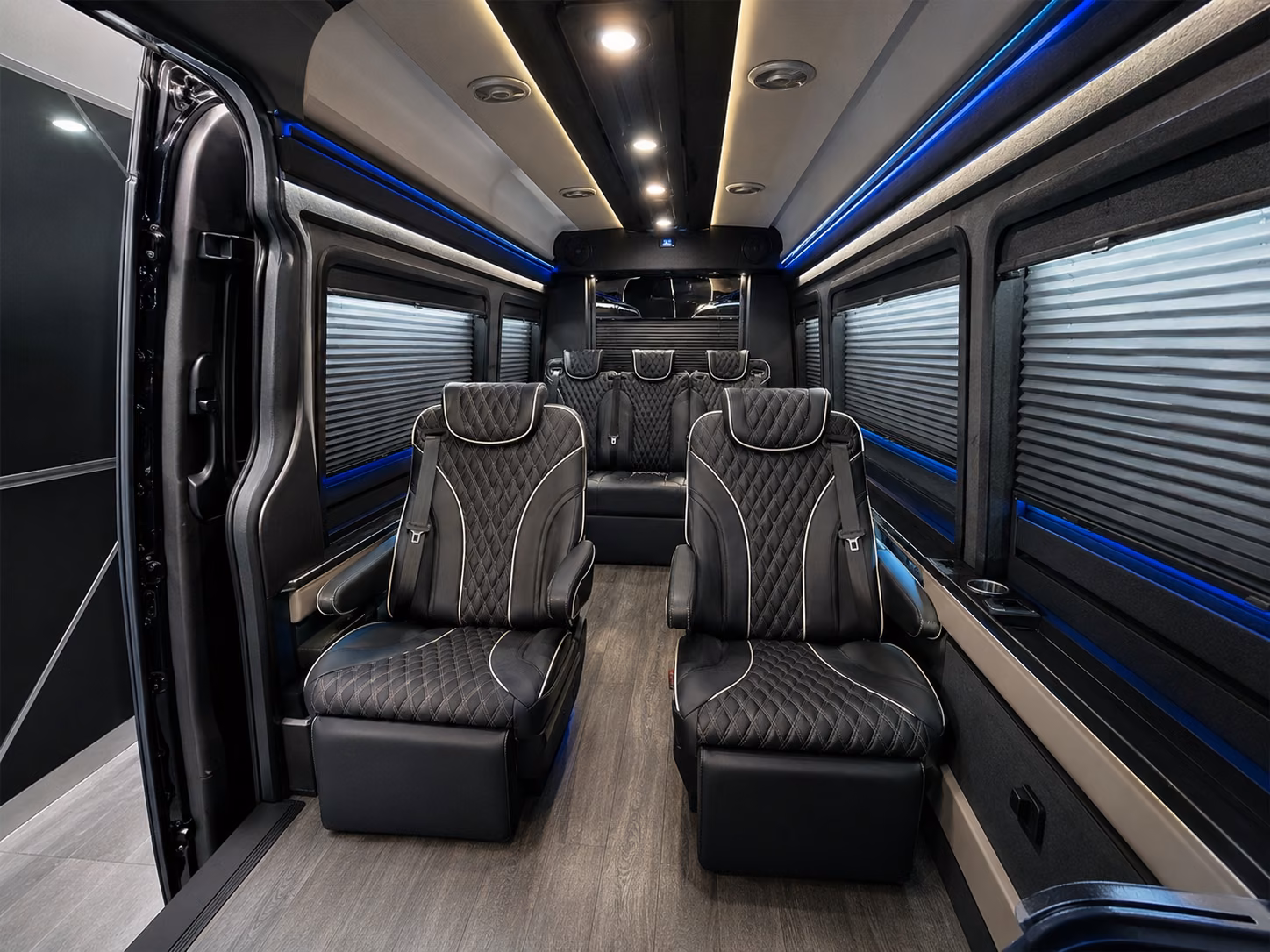 fan buses to chargers and rams games at sofi stadium