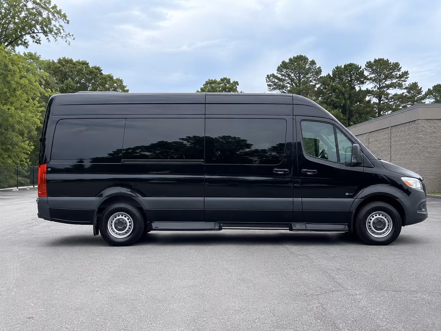 find and book transportation for your next prom 1